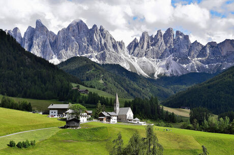 Dolomitler (İtalya - İsviçre - Slovenya)